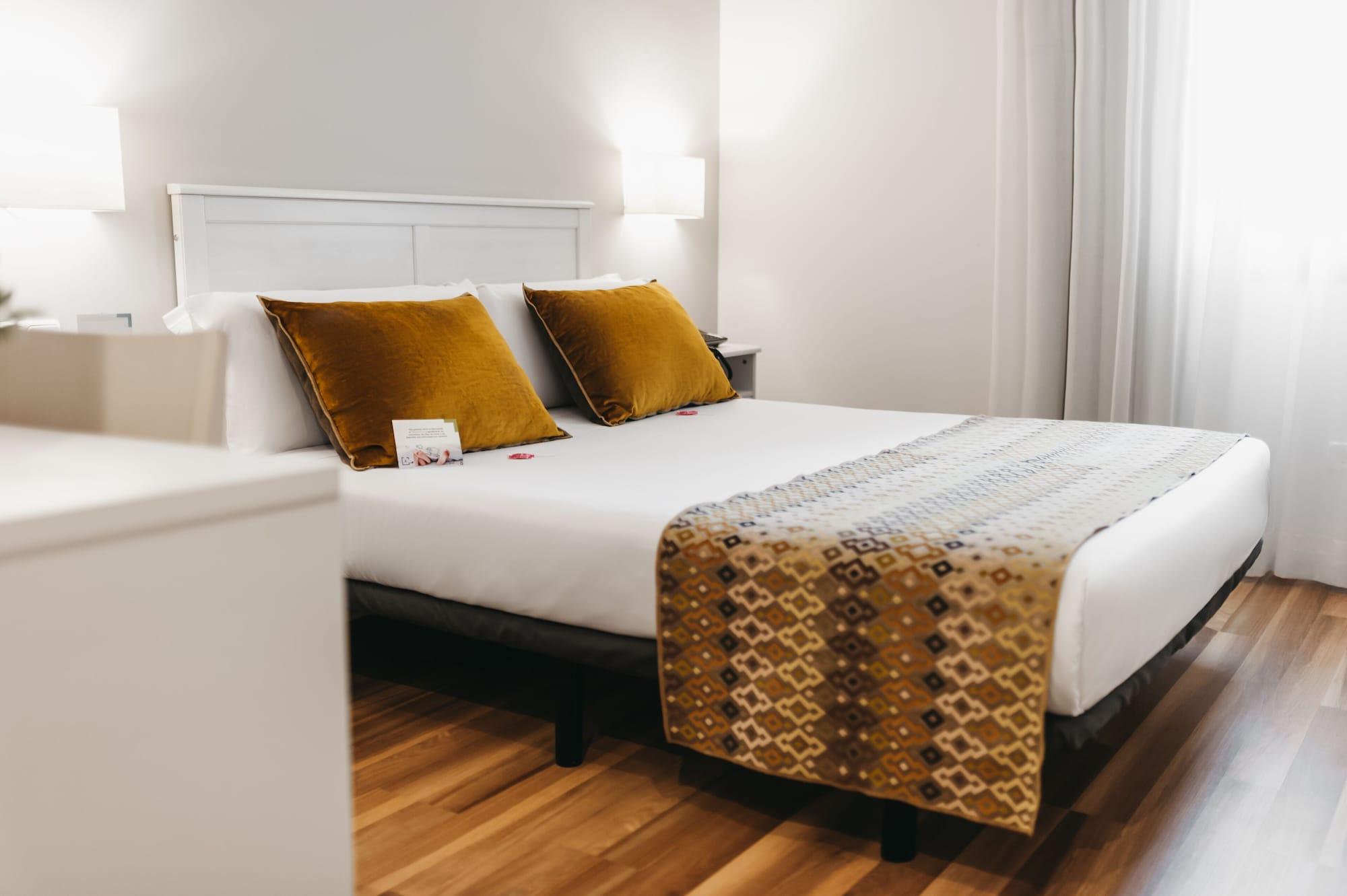 Oriente Atiram Hotel Barcelona Bagian luar foto