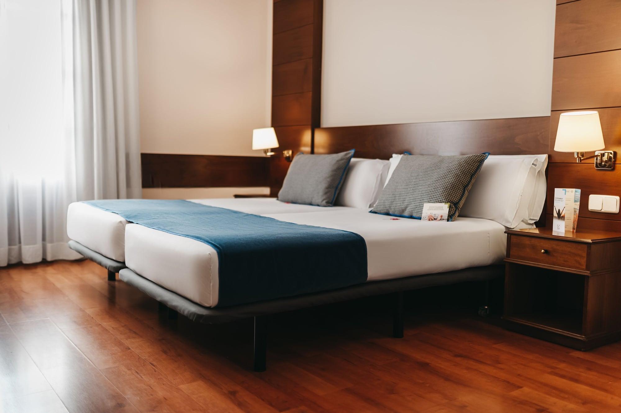 Oriente Atiram Hotel Barcelona Bagian luar foto