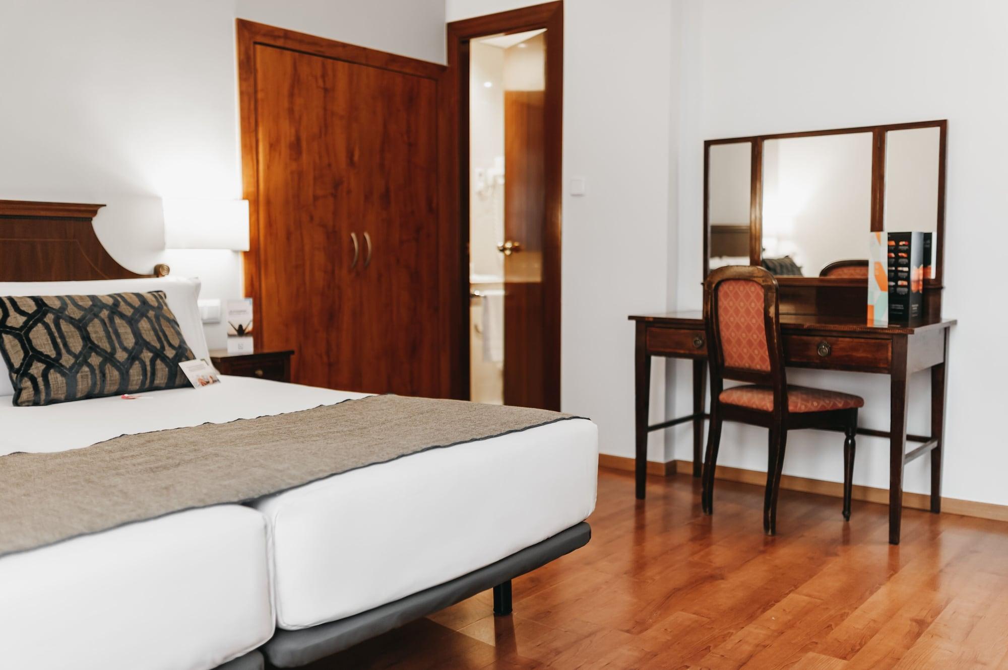 Oriente Atiram Hotel Barcelona Bagian luar foto