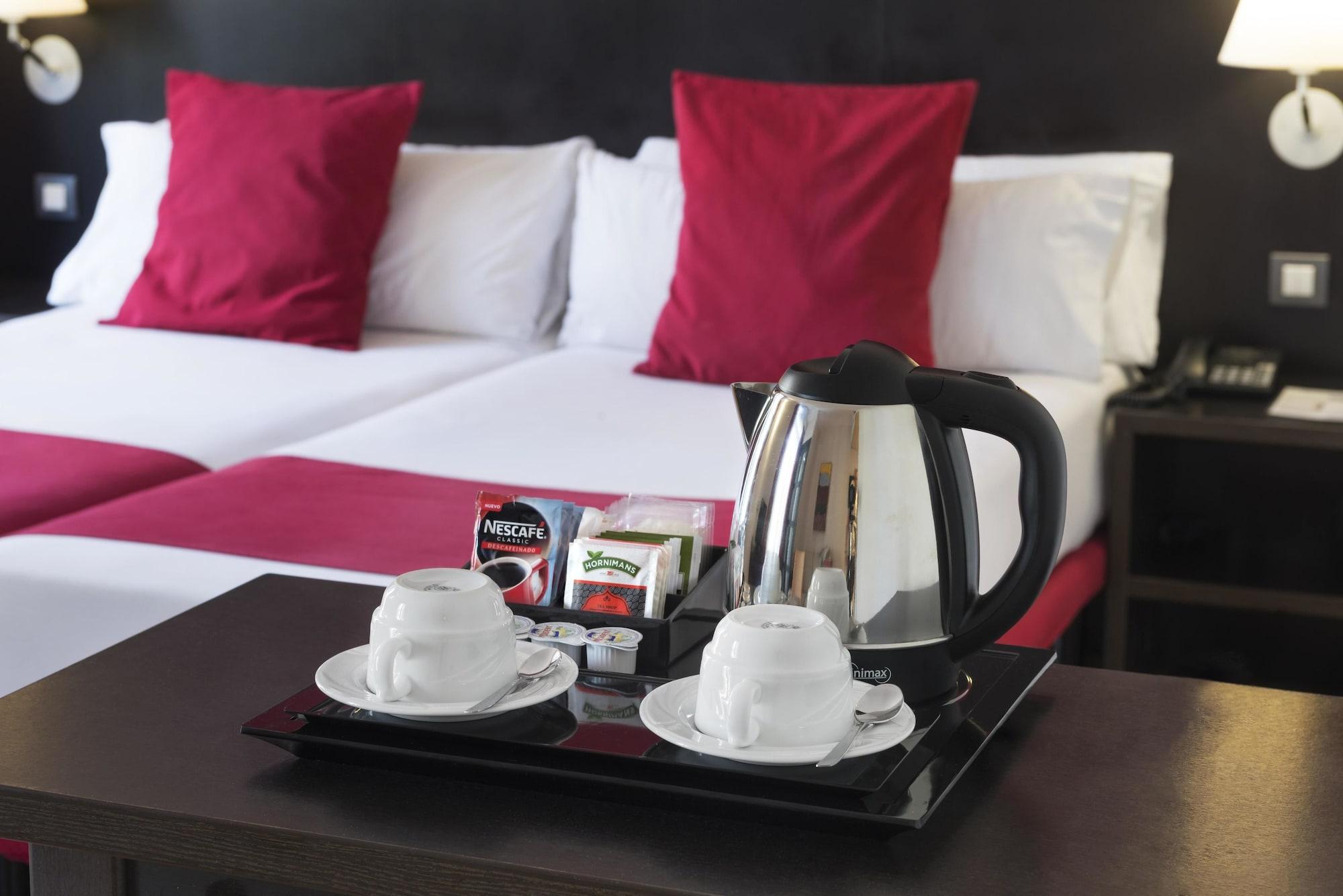 Oriente Atiram Hotel Barcelona Bagian luar foto
