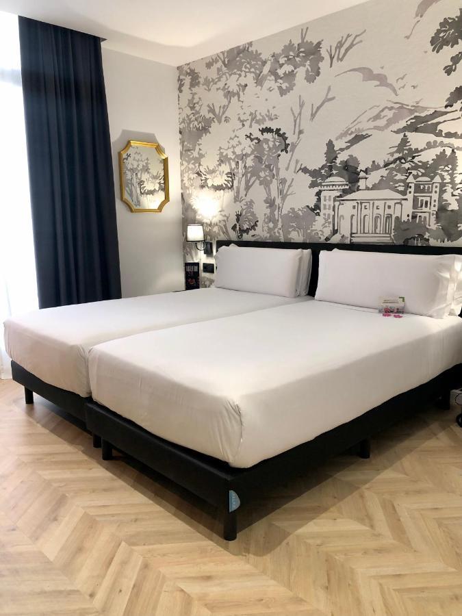 Oriente Atiram Hotel Barcelona Bagian luar foto