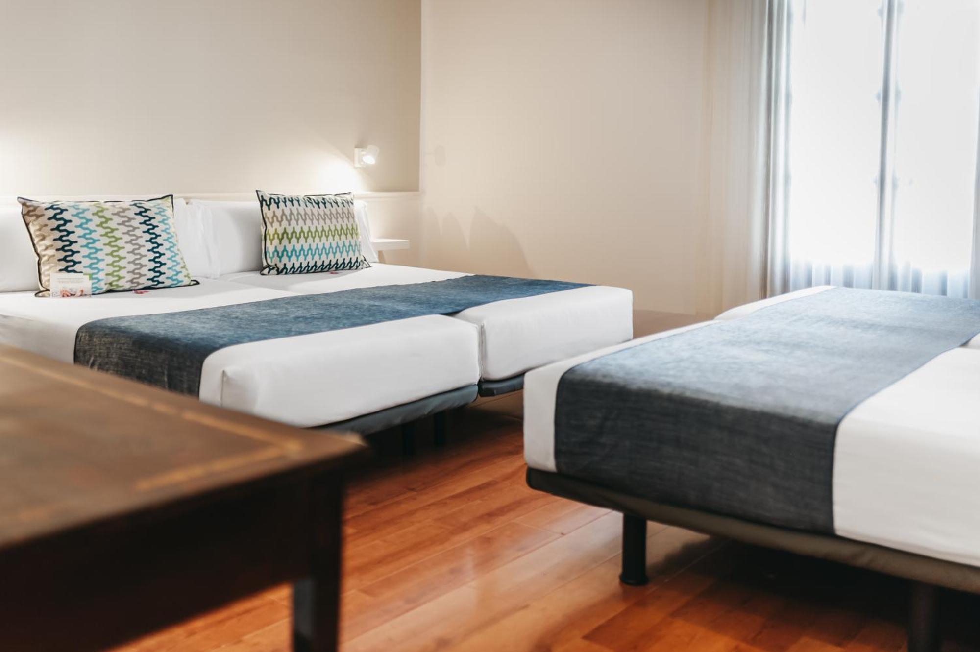 Oriente Atiram Hotel Barcelona Bagian luar foto