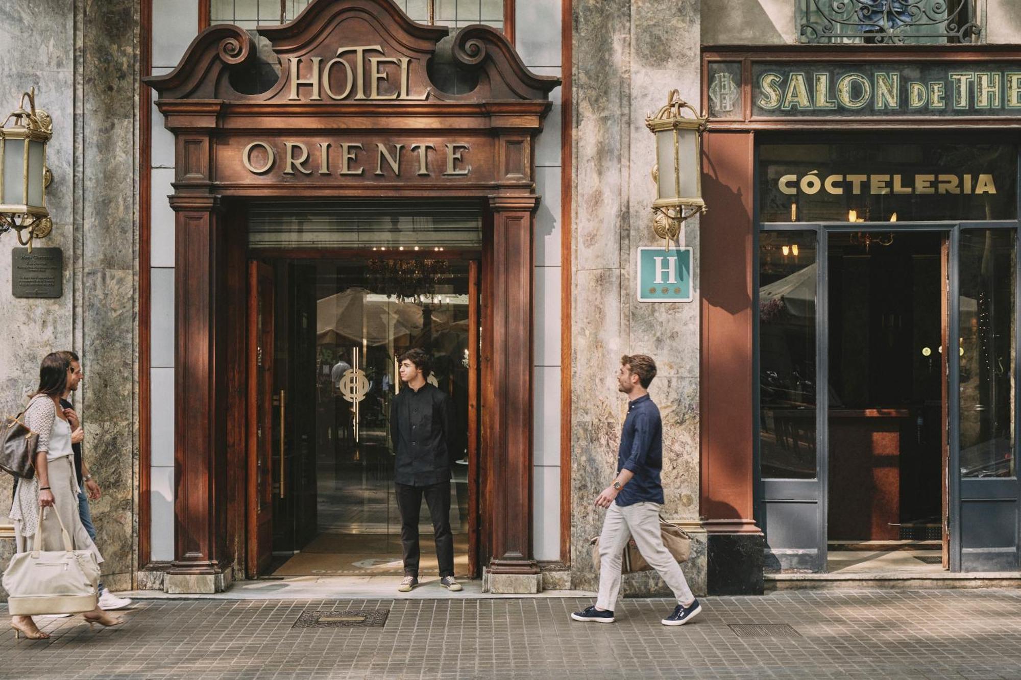 Oriente Atiram Hotel Barcelona Bagian luar foto