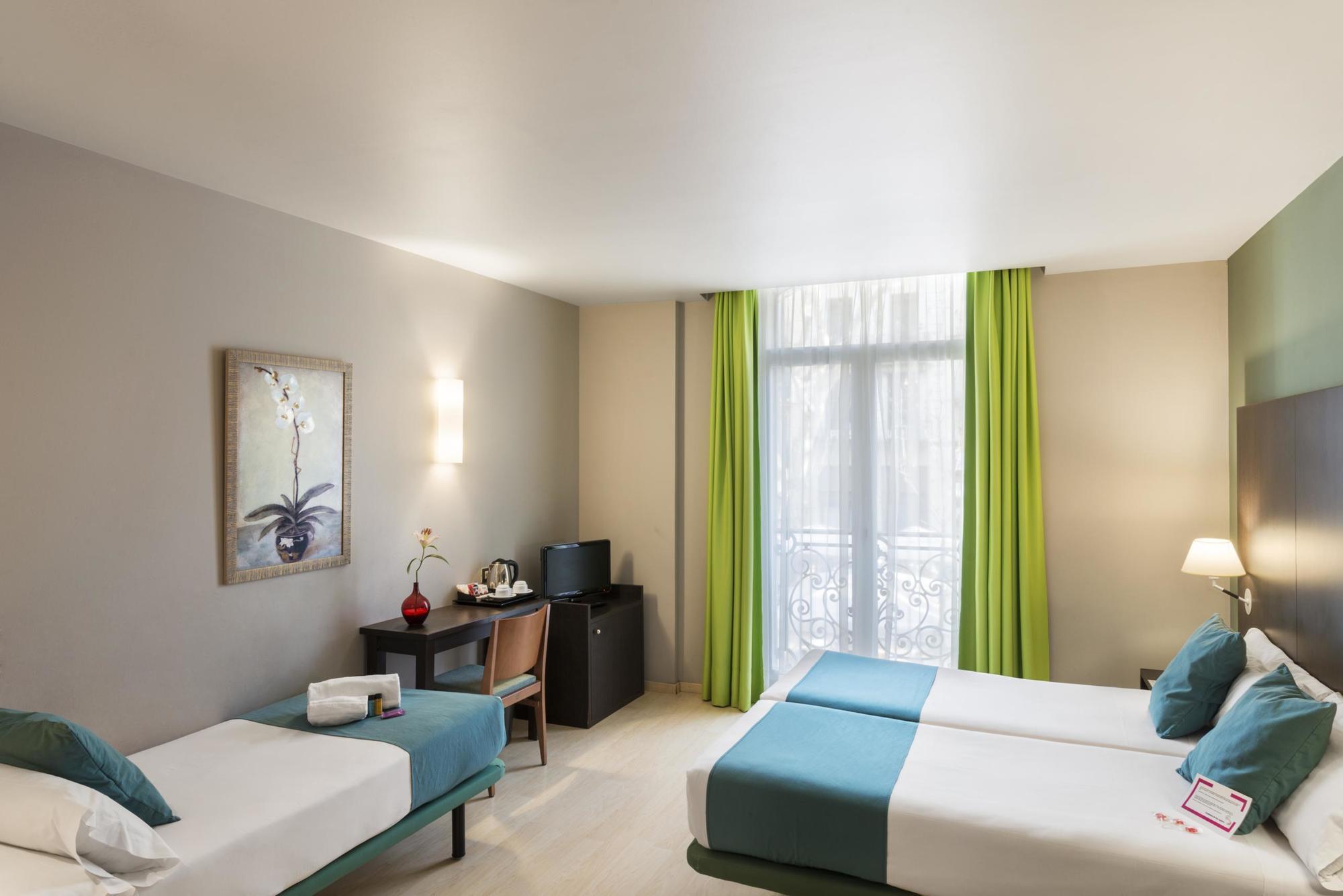 Oriente Atiram Hotel Barcelona Bagian luar foto