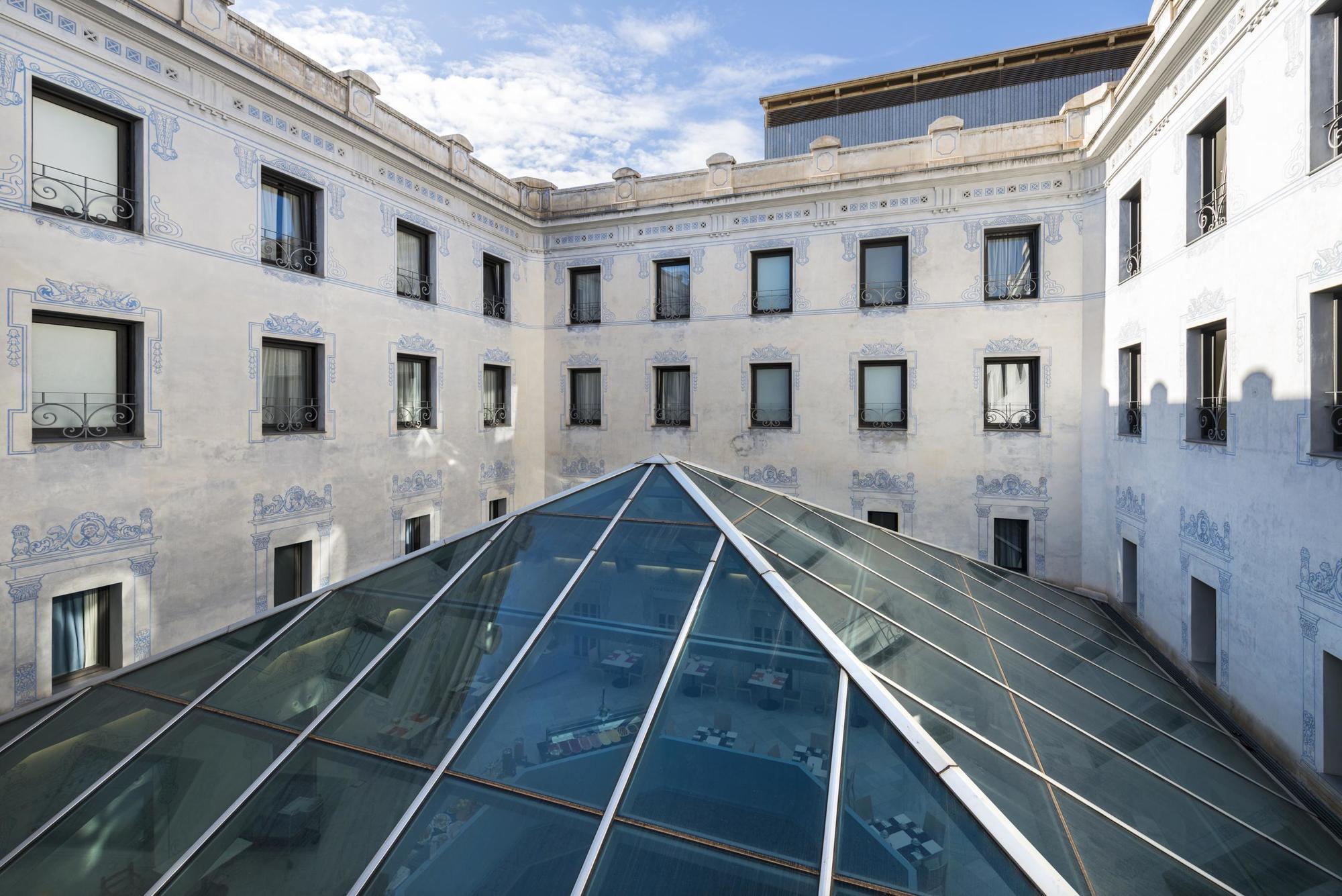 Oriente Atiram Hotel Barcelona Bagian luar foto