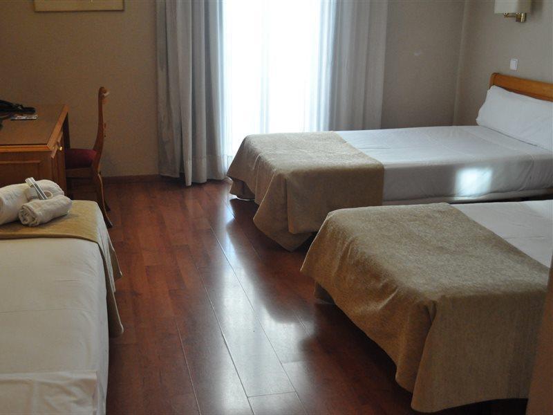 Oriente Atiram Hotel Barcelona Bagian luar foto