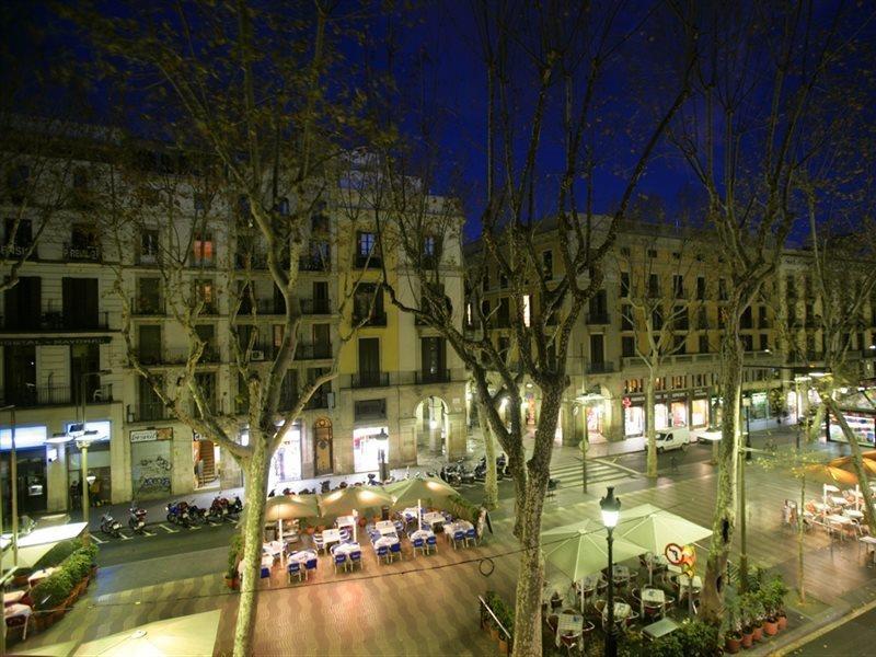 Oriente Atiram Hotel Barcelona Bagian luar foto