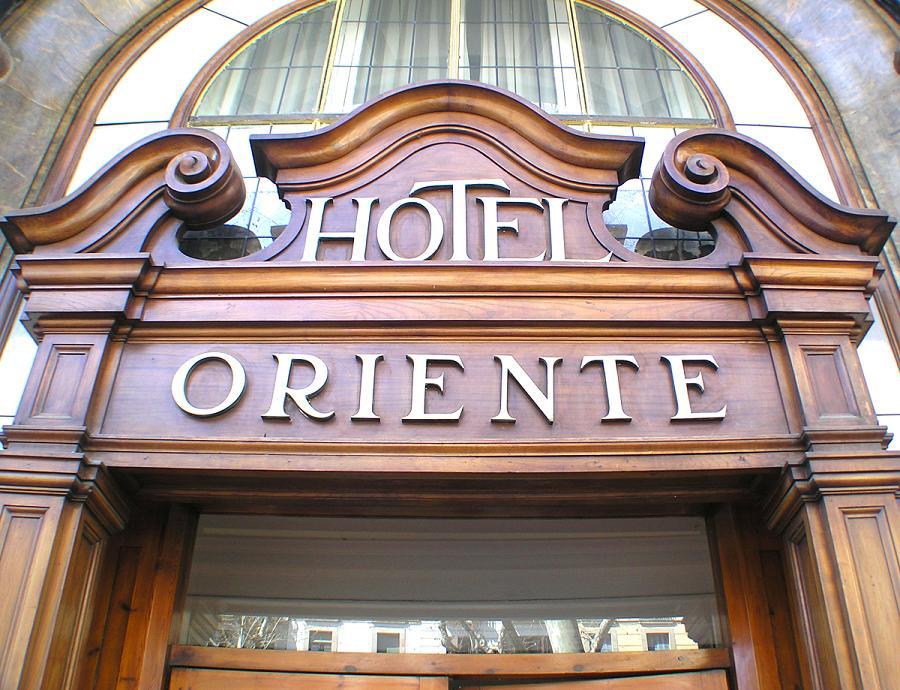 Oriente Atiram Hotel Barcelona Bagian luar foto